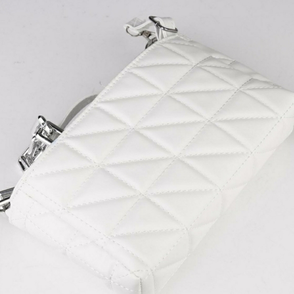 White PU leather quilted handbag - Picture 4 of 4